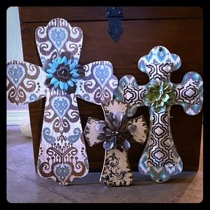SOLD 
Hobby Lobby Wall Decor - Crosses